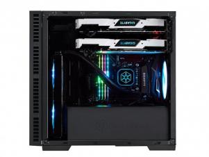 マザーボード倒立配置の強化ガラス採用ミニタワー、SilverStone「RL08」シリーズ by くるみさん